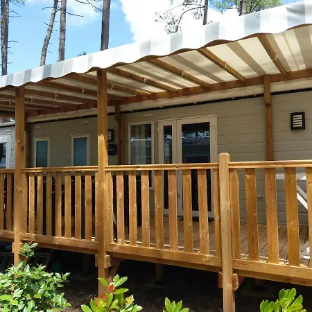 Holiday home Julien: 3-bedroom Retreat With Shared Pool And Garden Saint-Julien-en-Born