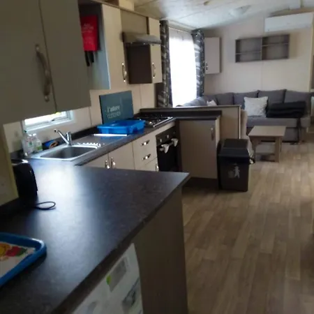 Holiday home Julien: 3-bedroom Retreat With Shared Pool And Garden